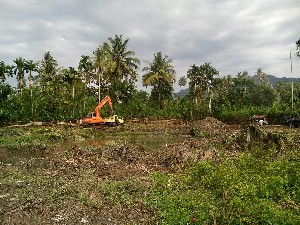 Lapangan Bola Kaki GEMA Samadua Di Perlebar