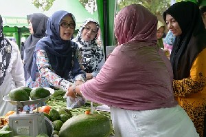 Berburu Sajian Dapur di Pasar Tani