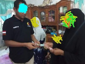 Warga Tangkap Timses Caleg Bagi-Bagi Uang