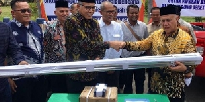 Nova Serahkan Bantuan untuk Korban Hujan Es