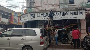 Kantor LBH Medan di Lempar Bom Molotov