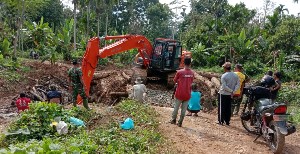 TNI Bangun Jembatan, Warga Bersyukur