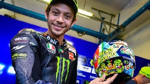 Rossi Gembira Lorenzo Bantu Yamaha di MotoGP 2020